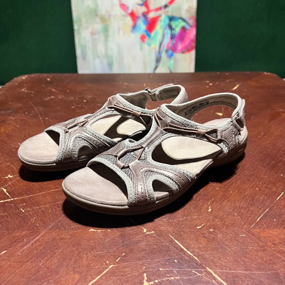 Clarks Leisa Vine Bronze Metallic Leather Strappy Comfort Sandals 26060439 8.5M
